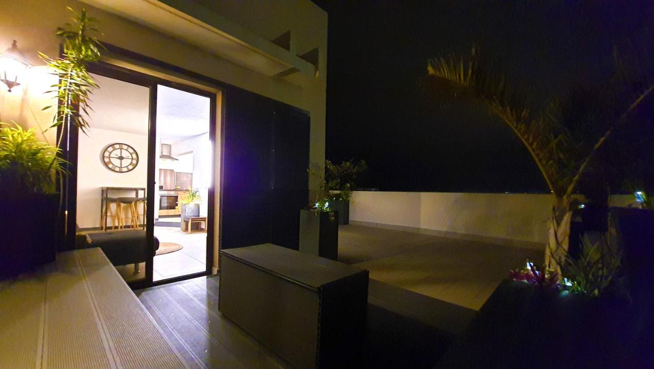 Rooftop - L'Appartement En Haut Saint-Denis Exterior photo